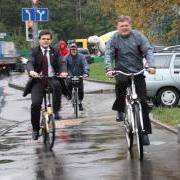 С.Митрохин, адвокат Д.Илюшин и активисты Велотранспортного союза в День без автомобиля