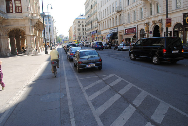 велосипедисты на улицах Вены